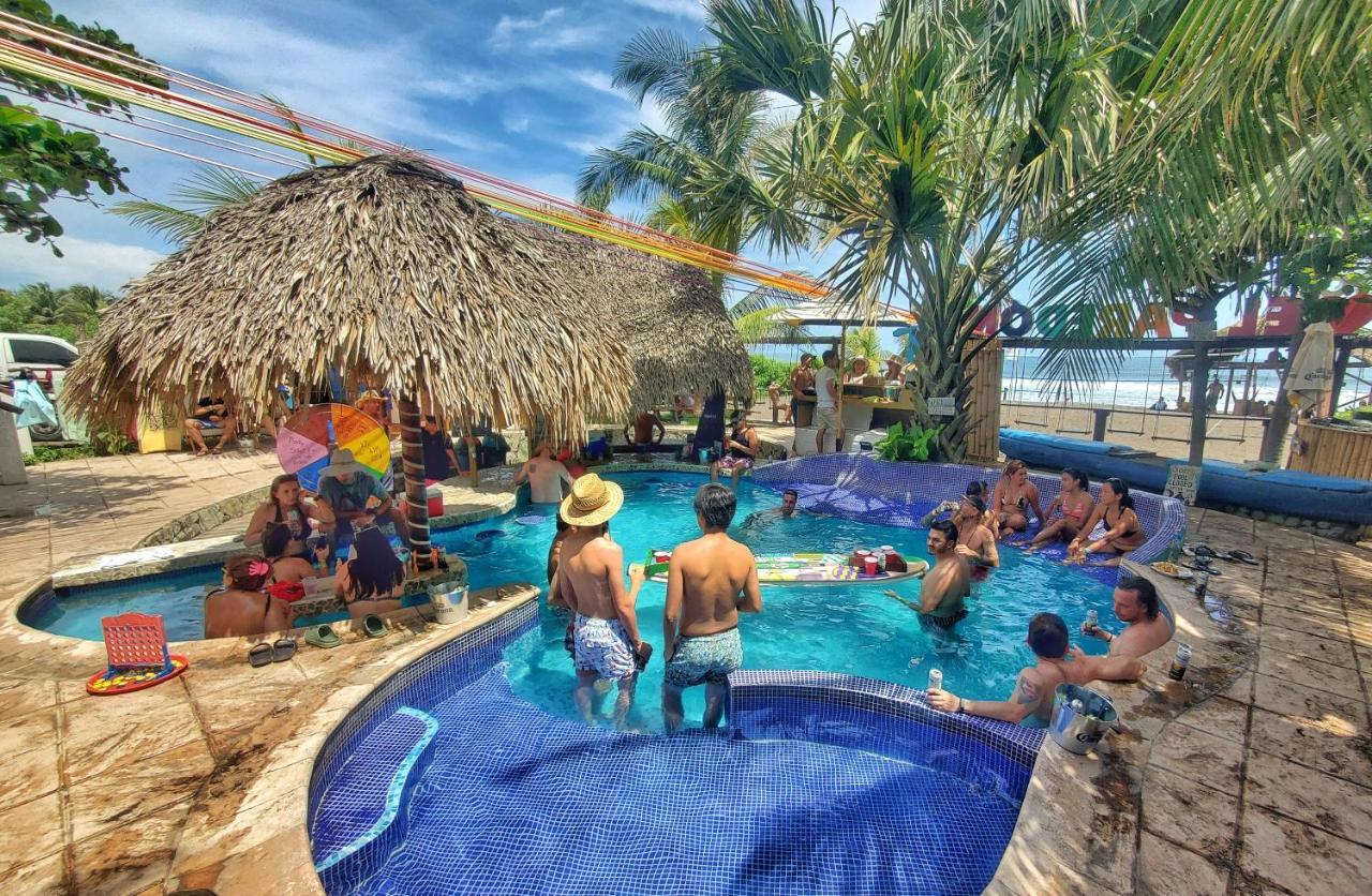 The Driftwood Surfer Beachfront Hostel / Restaurant / Bar, El Paredon El Paredon Buena Vista Exterior photo